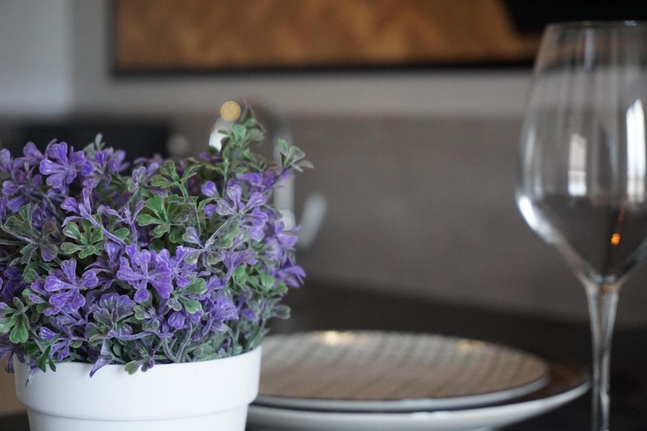 Appart Chic & Moderne Avec Balcon La Roche-sur-Yon Exterior photo