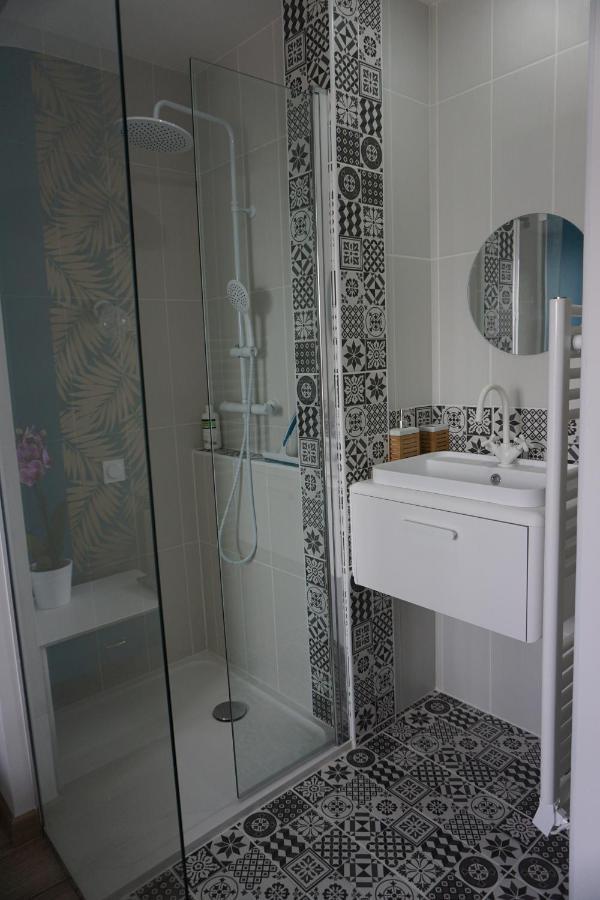 Appart Chic & Moderne Avec Balcon La Roche-sur-Yon Exterior photo