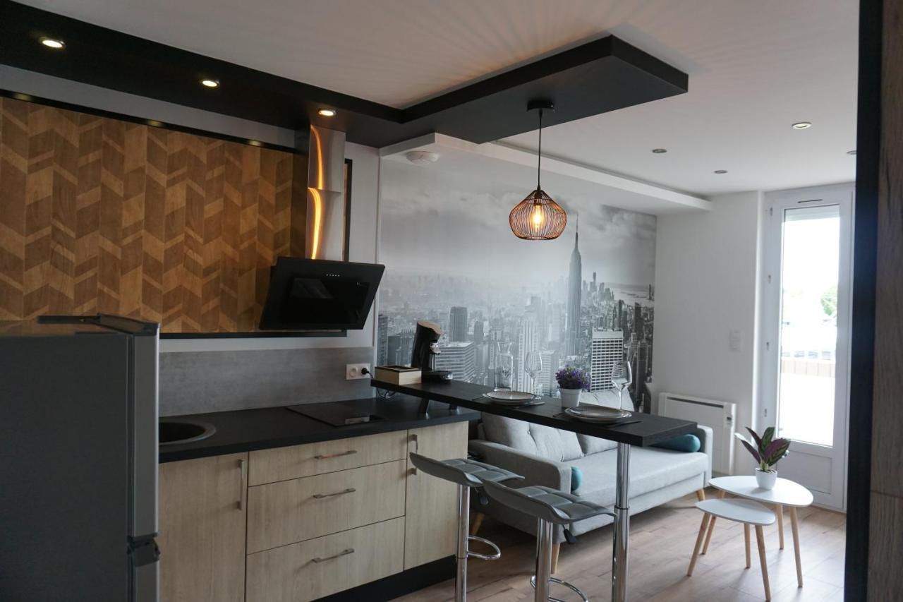 Appart Chic & Moderne Avec Balcon La Roche-sur-Yon Exterior photo