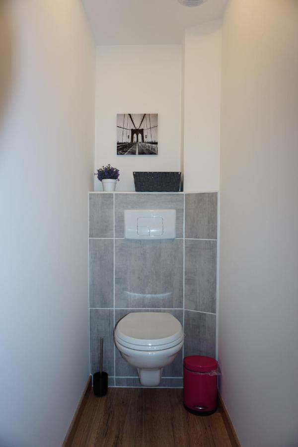 Appart Chic & Moderne Avec Balcon La Roche-sur-Yon Exterior photo